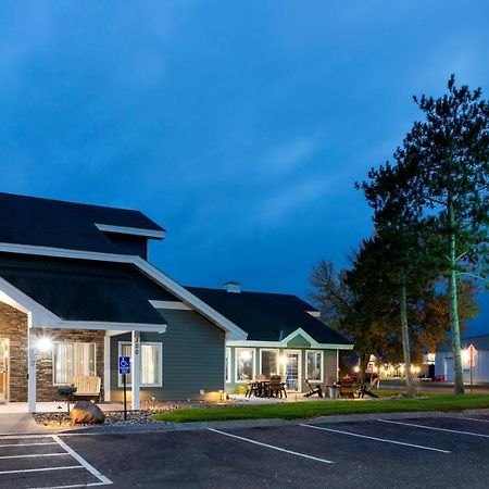 Grandstay Hotel & Suites Cambridge Екстериор снимка
