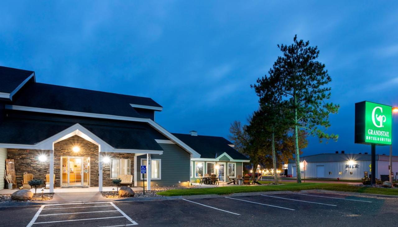 Grandstay Hotel & Suites Cambridge Екстериор снимка