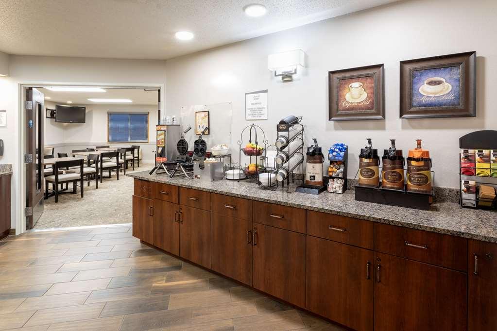 Grandstay Hotel & Suites Cambridge Ресторант снимка