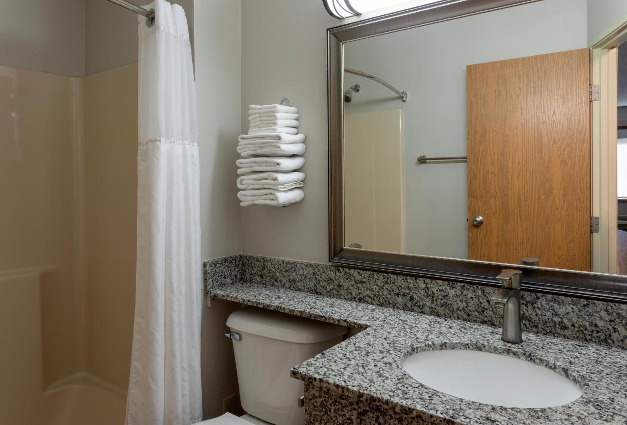 Grandstay Hotel & Suites Cambridge Екстериор снимка