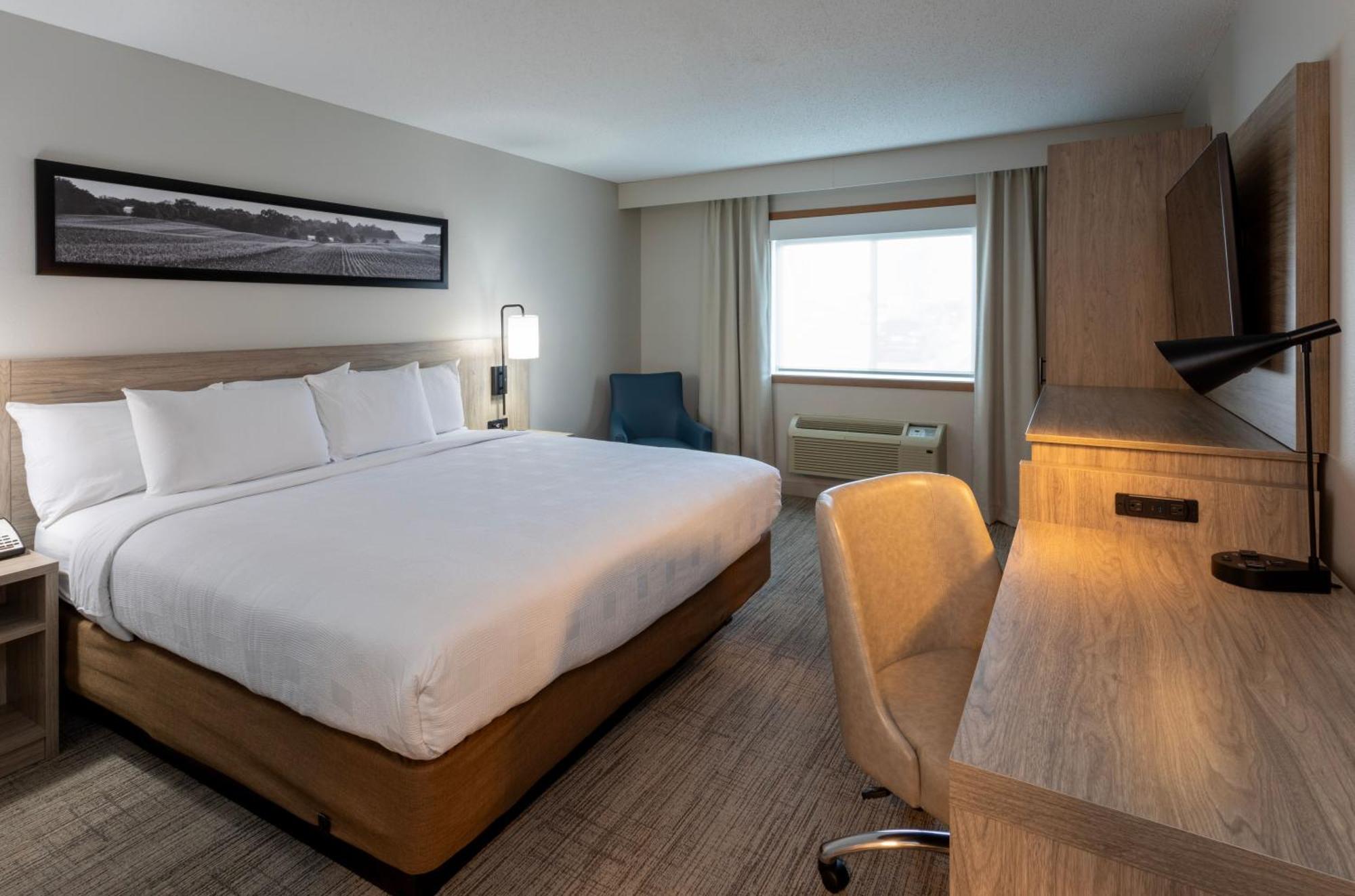 Grandstay Hotel & Suites Cambridge Екстериор снимка