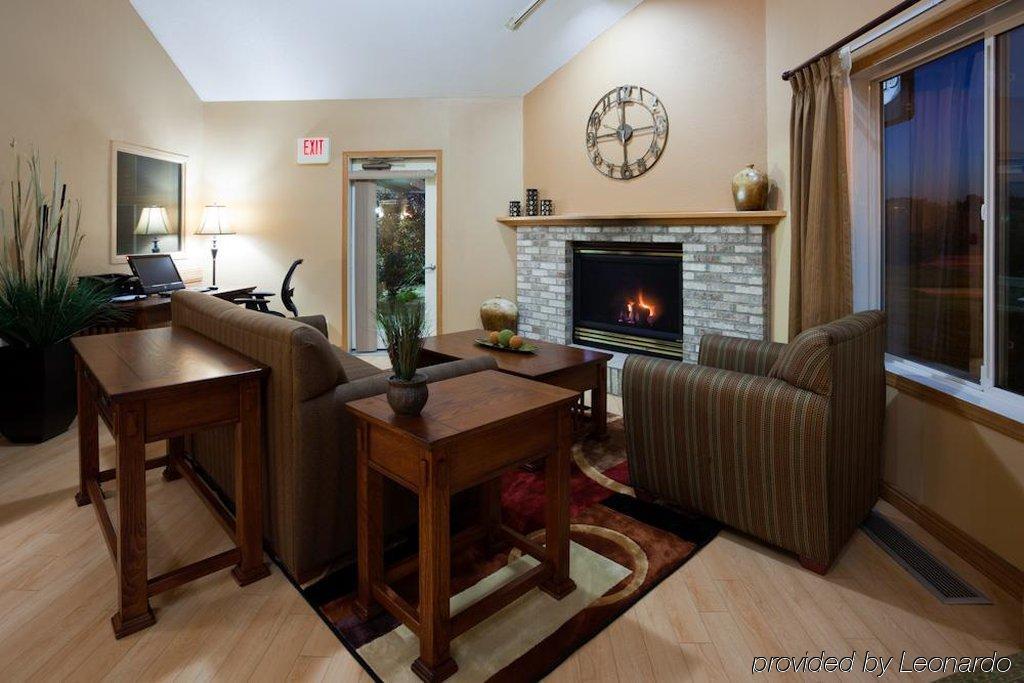 Grandstay Hotel & Suites Cambridge Стая снимка