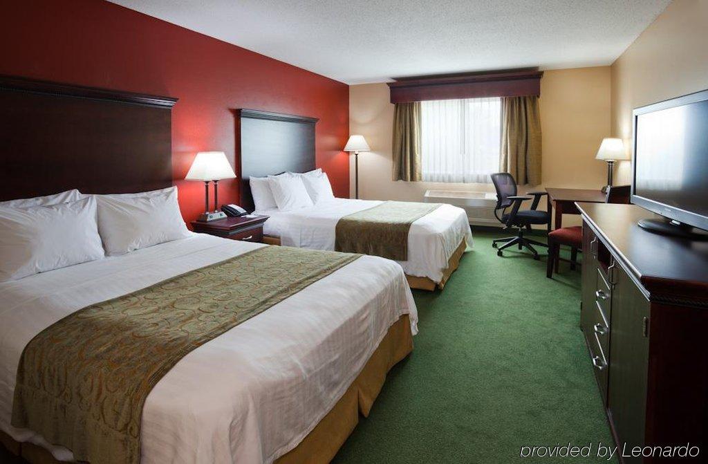 Grandstay Hotel & Suites Cambridge Стая снимка