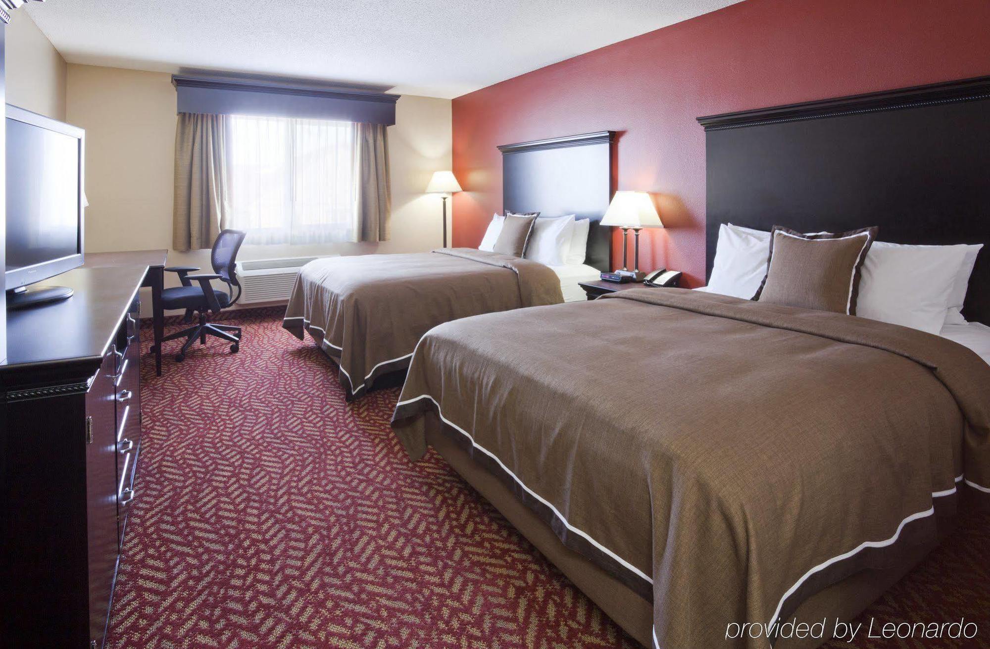 Grandstay Hotel & Suites Cambridge Екстериор снимка