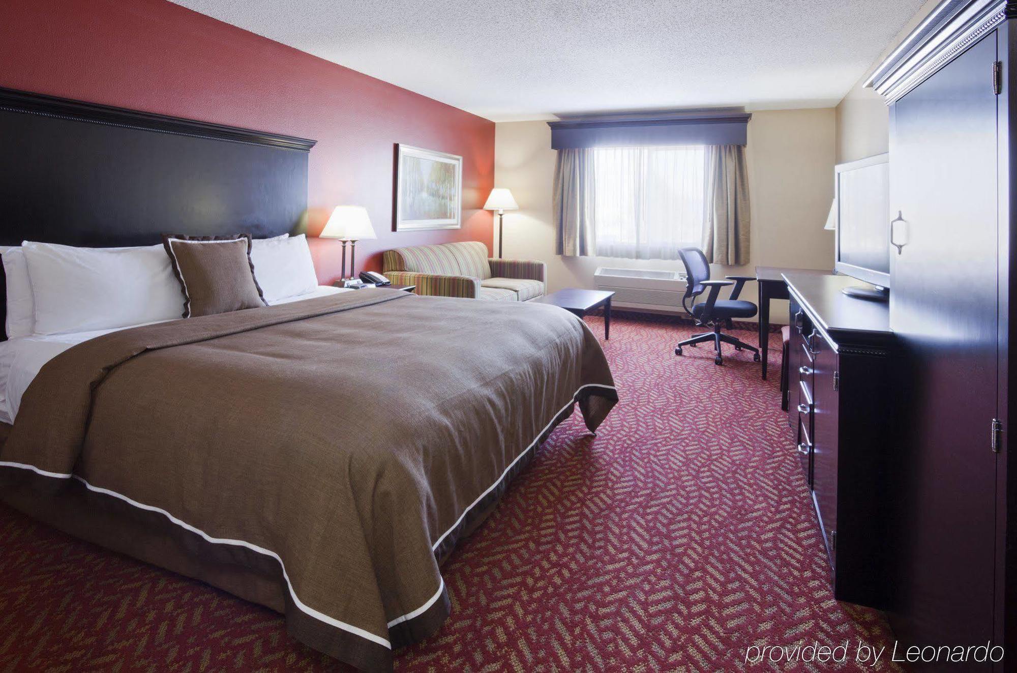 Grandstay Hotel & Suites Cambridge Екстериор снимка