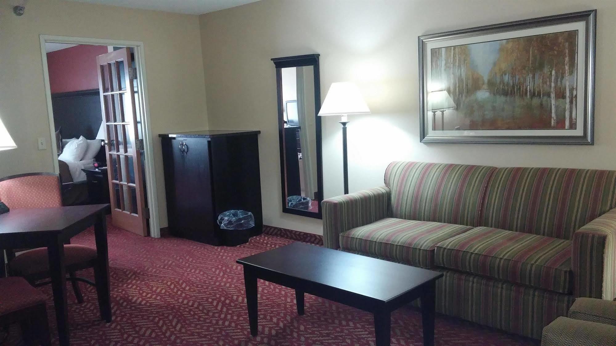 Grandstay Hotel & Suites Cambridge Екстериор снимка
